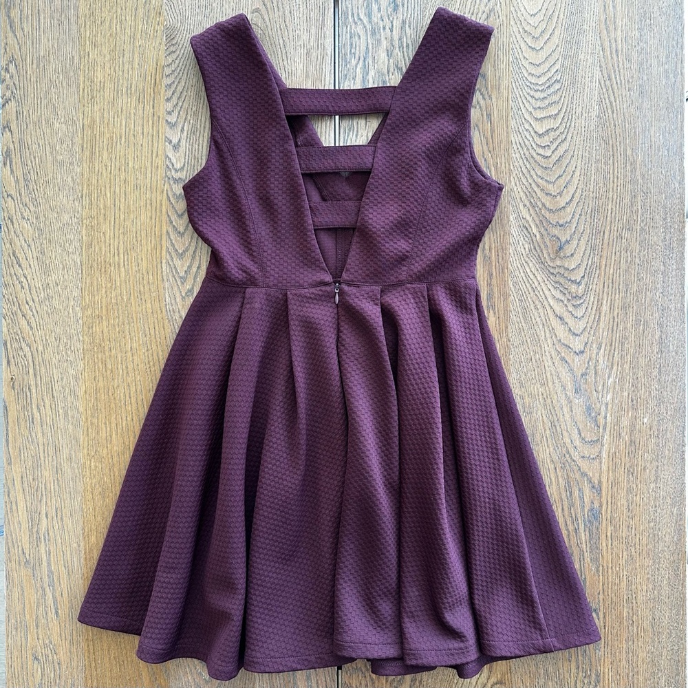 Danika Jay. Burgundy A Line Fitted Sleeveless Mini Party Cocktail Dress - Picture 3 of 9